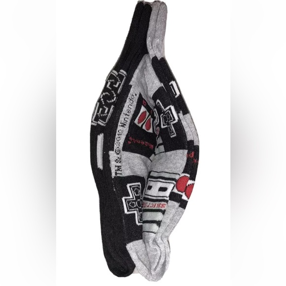 Nintendo Crew Socks 2 Pair Men 6.5-12 Gray Black w Controller Classic NES Gamer - Picture 5 of 9